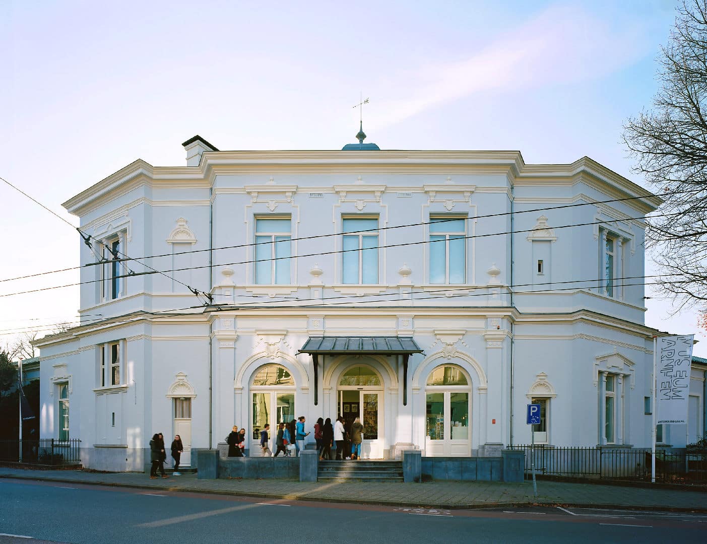 Voor Arnhem Centraal geen extra geld naar het Museum Arnhem! - Arnhem